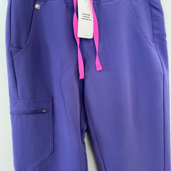 FIGS Zamora Scrub Pants - Picture 3 of 3